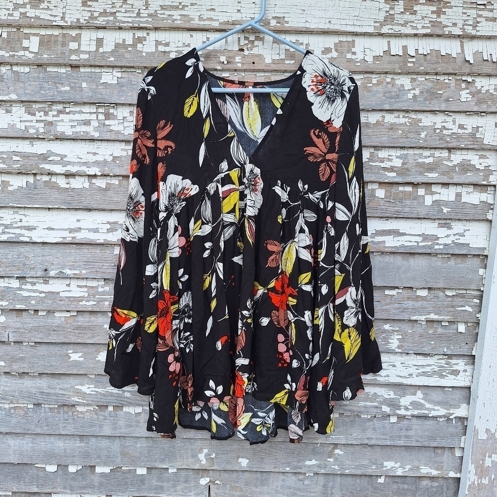 🌟 Free People Bella Black Floral Tunic Blouse Size XS - Picture 2 of 8